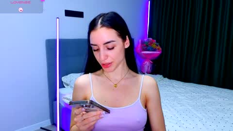 Snapshot of emma_jordan chatting on March 28, 10:04 am Emma online show from March 28, 10:04 am