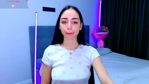 Snapshot of emma_jordan chatting on April 7, 7:31 am Emma online show from April 7, 7:31 am