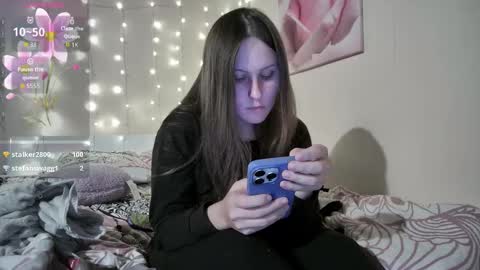 emma_just online show from October 14, 7:25 pm