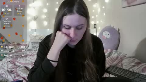 emma_just online show from November 1, 8:11 pm