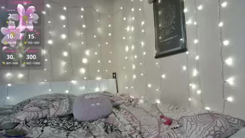 emma_just online show from April 19, 8:35 am