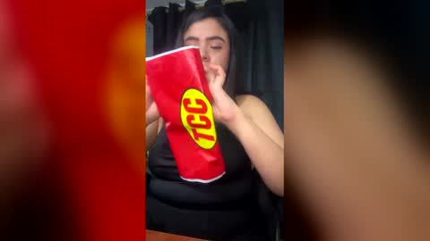 Snapshot of emma_kors_ chatting on February 6, 11:19 pm Emma online show from February 6, 11:19 pm