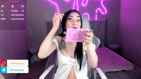 Snapshot of emma_lirys chatting on September 10, 4:23 am Emma online show from September 10, 4:23 am