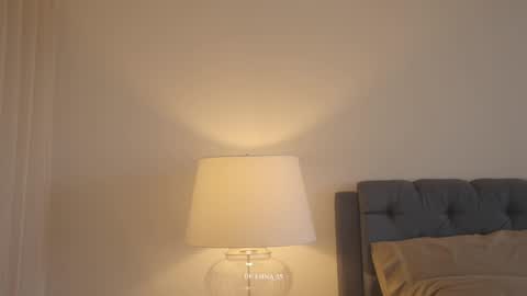 emma_lu1 online show from March 19, 3:27 pm