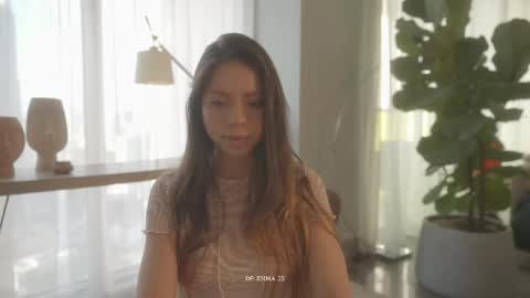 emma_lu1 online show from April 14, 10:16 pm