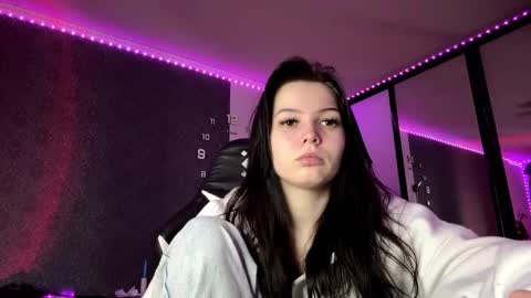 Veya online show from March 10, 7:13 am