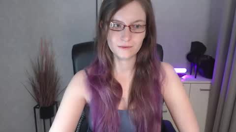 emma online show from November 25, 6:35 am