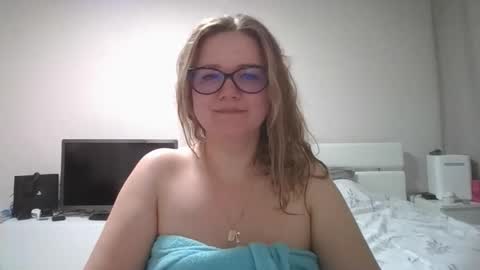 Snapshot of emma_misty_ chatting on March 10, 8:58 pm emma_misty_ online show from March 10, 8:58 pm