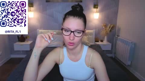Emma Myer online show from April 29, 2:26 am