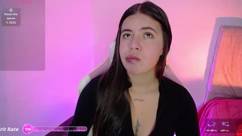 Snapshot of emma_naa chatting on October 22, 3:40 am Emma online show from October 22, 3:40 am