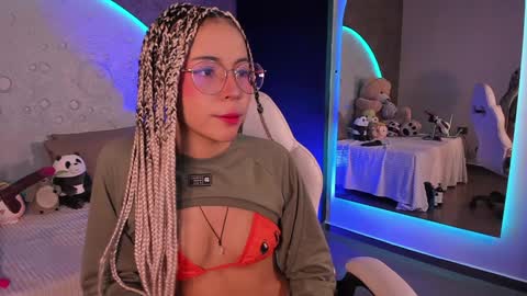     online show from December 5, 10:01 am