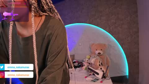     online show from December 6, 1:11 pm