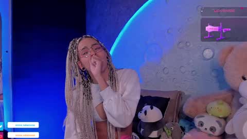     online show from December 12, 10:13 am