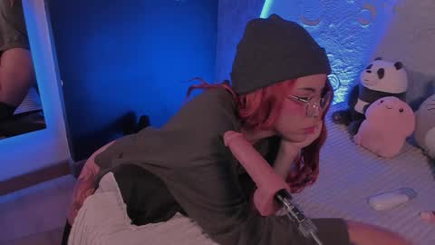     online show from January 28, 1:05 pm