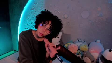     online show from February 24, 1:10 pm