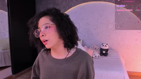     online show from November 25, 10:15 am