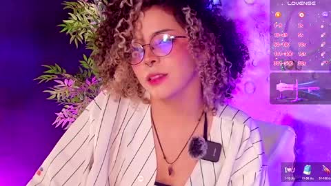 Snapshot of emma_nakamura chatting on April 23, 10:14 am online show from April 23, 10:14 am