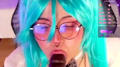 Snapshot of emma_nakamura chatting on April 25, 1:41 pm online show from April 25, 1:41 pm