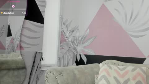 Emma online show from January 4, 9:20 pm