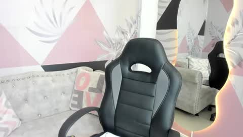 Emma online show from March 12, 7:38 pm