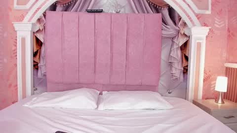 EMMA  online show from March 7, 12:02 pm