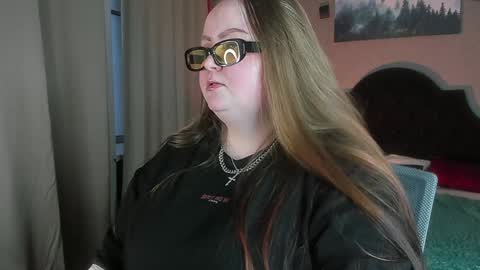 Snapshot of emma_razoom chatting on January 23, 7:22 am Emma Razumovskaya online show from January 23, 7:22 am