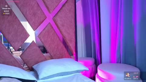 EMMA REVEES  online show from April 21, 1:42 am