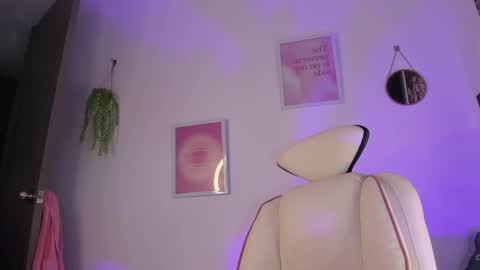 Emma online show from January 9, 4:48 am