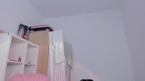 Emma   online show from December 5, 12:33 pm