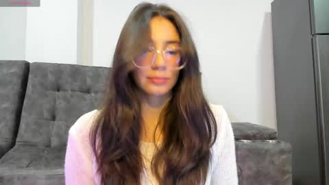 Snapshot of emma_sandovaal chatting on May 18, 3:35 am Emma online show from May 18, 3:35 am