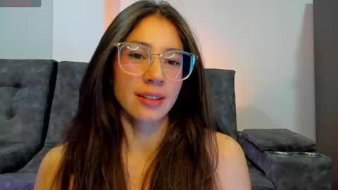 Snapshot of emma_sandovaal chatting on June 14, 4:14 am Emma online show from June 14, 4:14 am