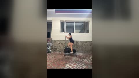 Emma Sanz online show from February 28, 2:40 pm