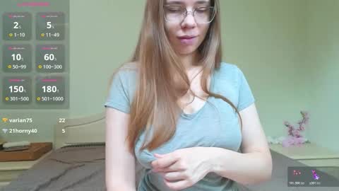 Snapshot of emma_stardust_ chatting on November 7, 4:56 am Emma-milky-tits online show from November 7, 4:56 am