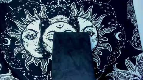 Emma online show from November 20, 6:40 pm