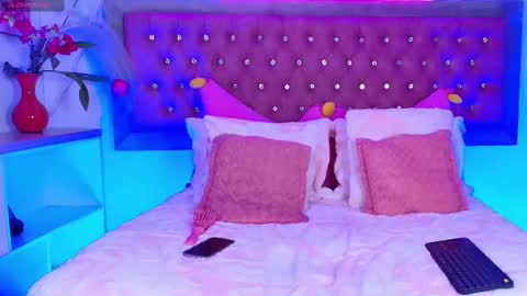 neko  online show from October 20, 9:48 pm