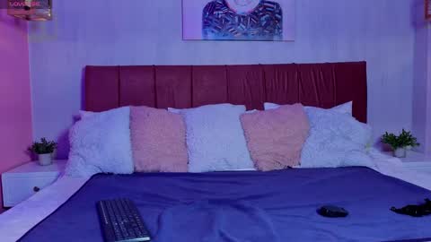 Emma online show from April 21, 7:17 pm