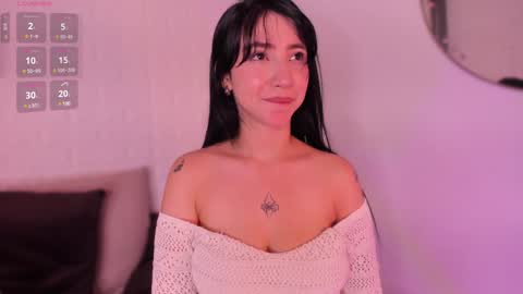 Snapshot of emma_woods__ chatting on January 2, 6:34 pm emma_woods__ online show from January 2, 6:34 pm