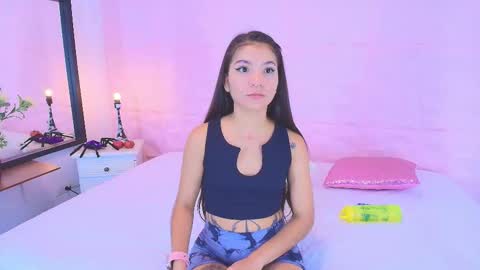 Snapshot of emmaa_sandoval chatting on October 22, 8:08 pm Emma online show from October 22, 8:08 pm