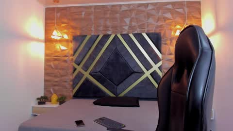 EMMA online show from March 30, 5:47 pm