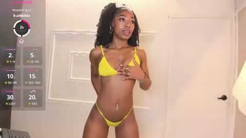 Snapshot of emmaalennox__ chatting on June 16, 6:10 pm Emma online show from June 16, 6:10 pm