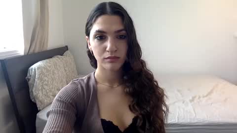 Emma online show from December 10, 6:06 pm