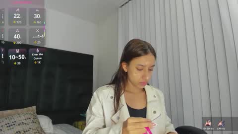 Snapshot of emmacarther chatting on November 16, 5:18 pm Emma online show from November 16, 5:18 pm