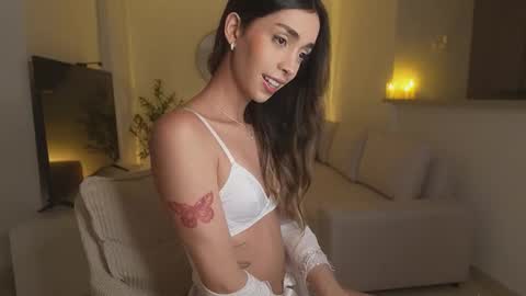 Snapshot of emmacorrea chatting on January 16, 2:48 am Emma voger online show from January 16, 2:48 am