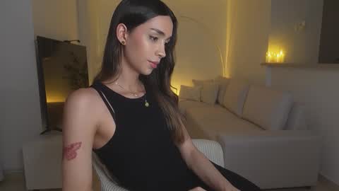 Snapshot of emmacorrea chatting on February 13, 2:18 am Emma voger online show from February 13, 2:18 am