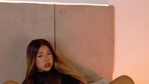 E M M A  online show from April 22, 10:55 pm