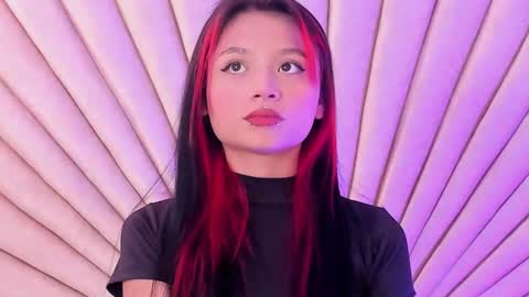 Snapshot of emmaduff_ chatting on September 29, 11:59 am online show from September 29, 11:59 am