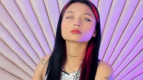 Snapshot of emmaduff_ chatting on October 1, 12:11 pm online show from October 1, 12:11 pm