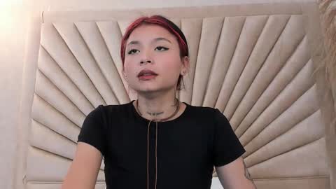 Snapshot of emmaduff_ chatting on November 1, 12:51 pm online show from November 1, 12:51 pm