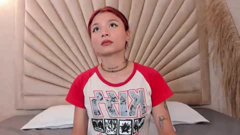 Snapshot of emmaduff_ chatting on November 4, 12:04 pm online show from November 4, 12:04 pm