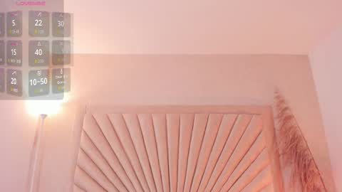 Snapshot of emmaduff_ chatting on November 8, 12:22 am online show from November 8, 12:22 am